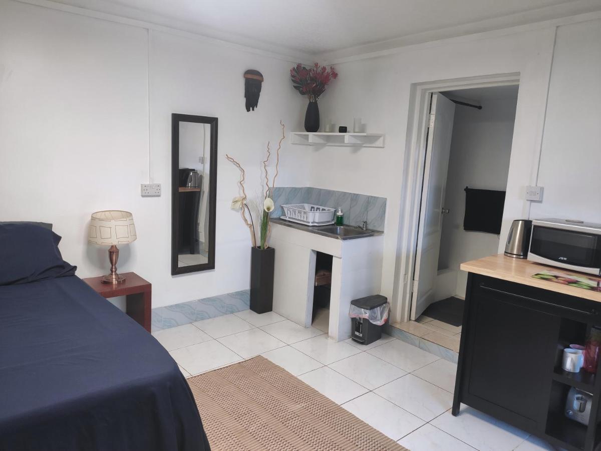 Montego Bay Garden Studio Exteriör bild